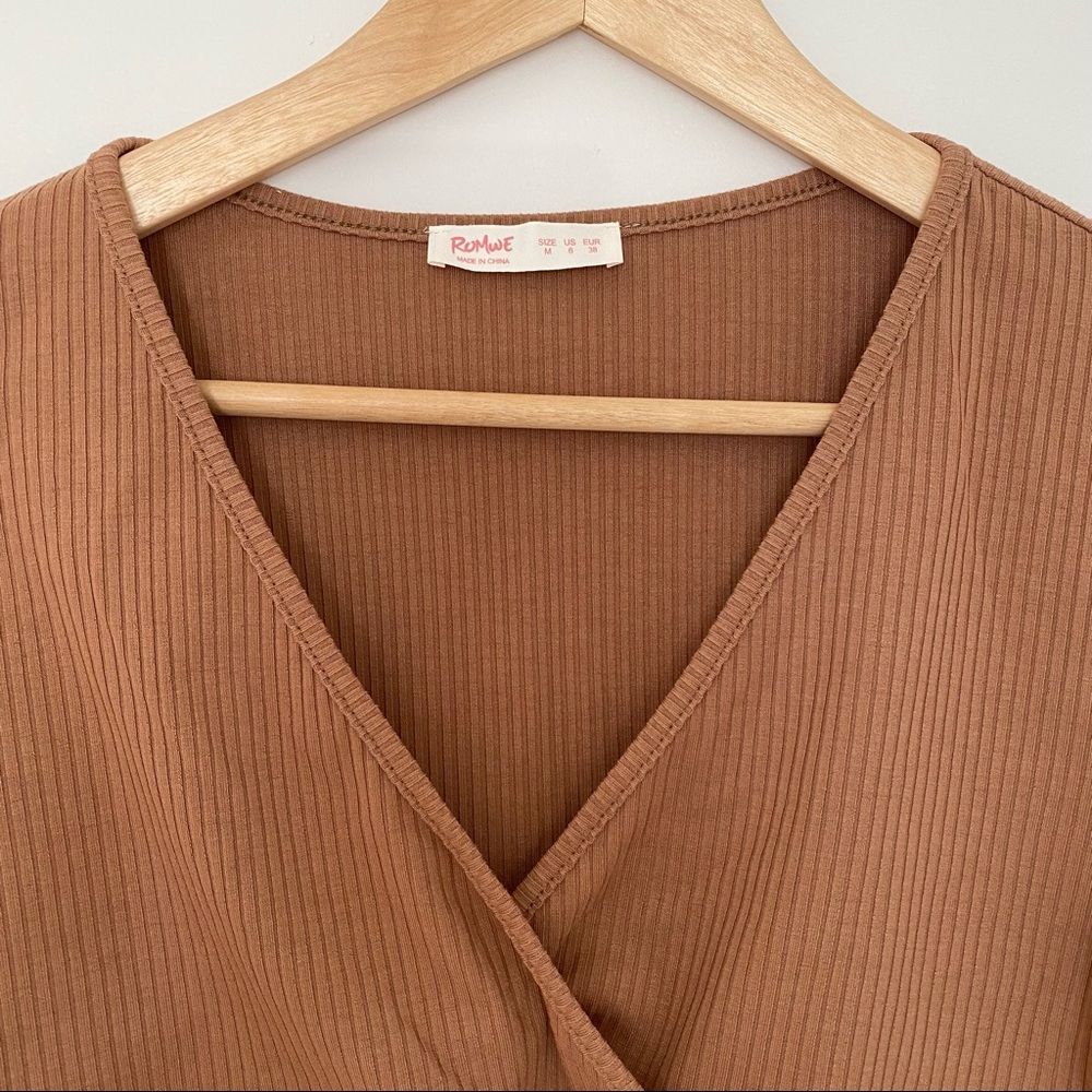 Cropped Rib Top 🤎🤍 - Picture 2 of 5